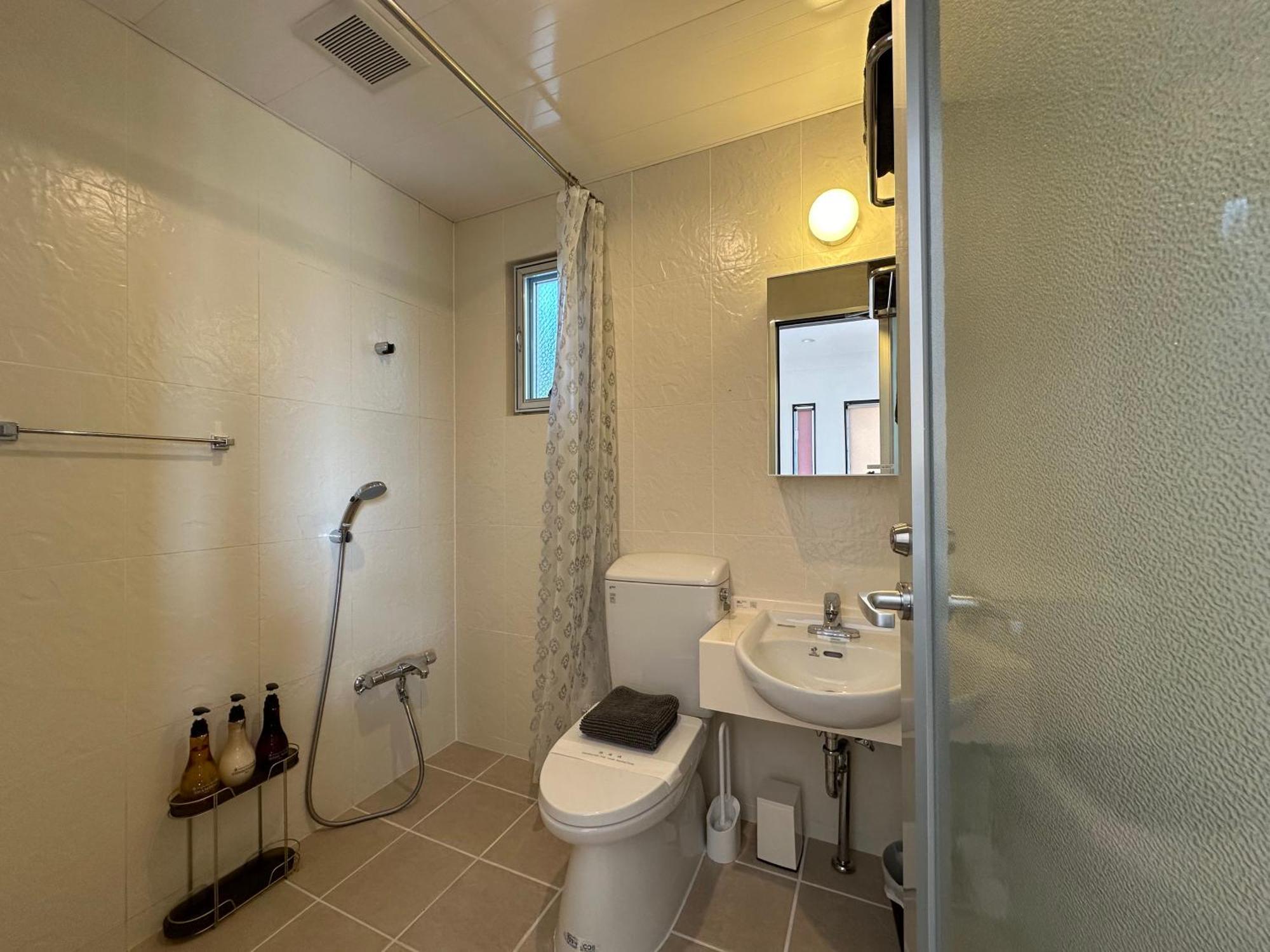 White Reef Apartment Uruma Ngoại thất bức ảnh